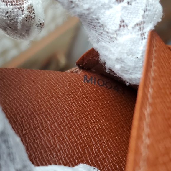Louis Vuitton Monogram KISSLOCK WALLET - Picture 3 of 11